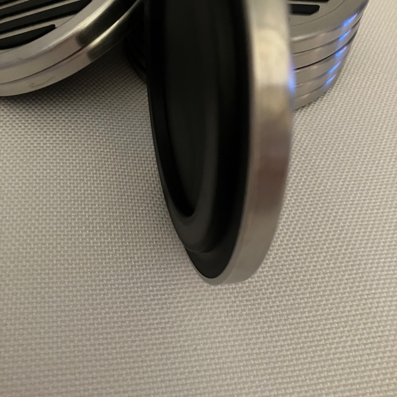 8 Coasters stainless steel / silicone - Picture 3 of 5